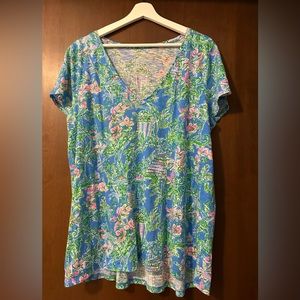 Lilly Pulitzer Etta V-Neck T-Shirt Beneath the Bougainvillea XXL